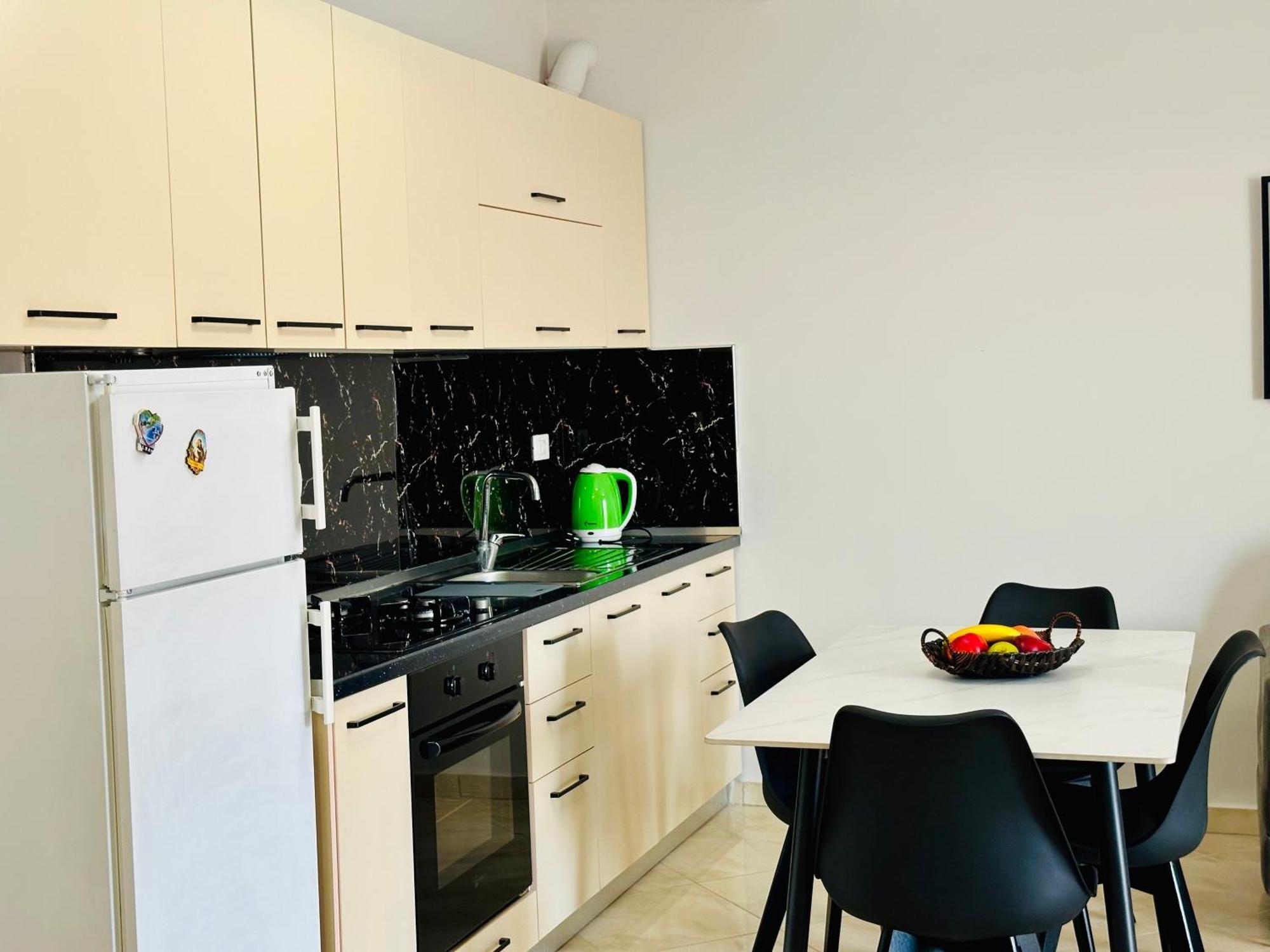 Jico Travel - Erjon Apartments Vlorë Rum bild