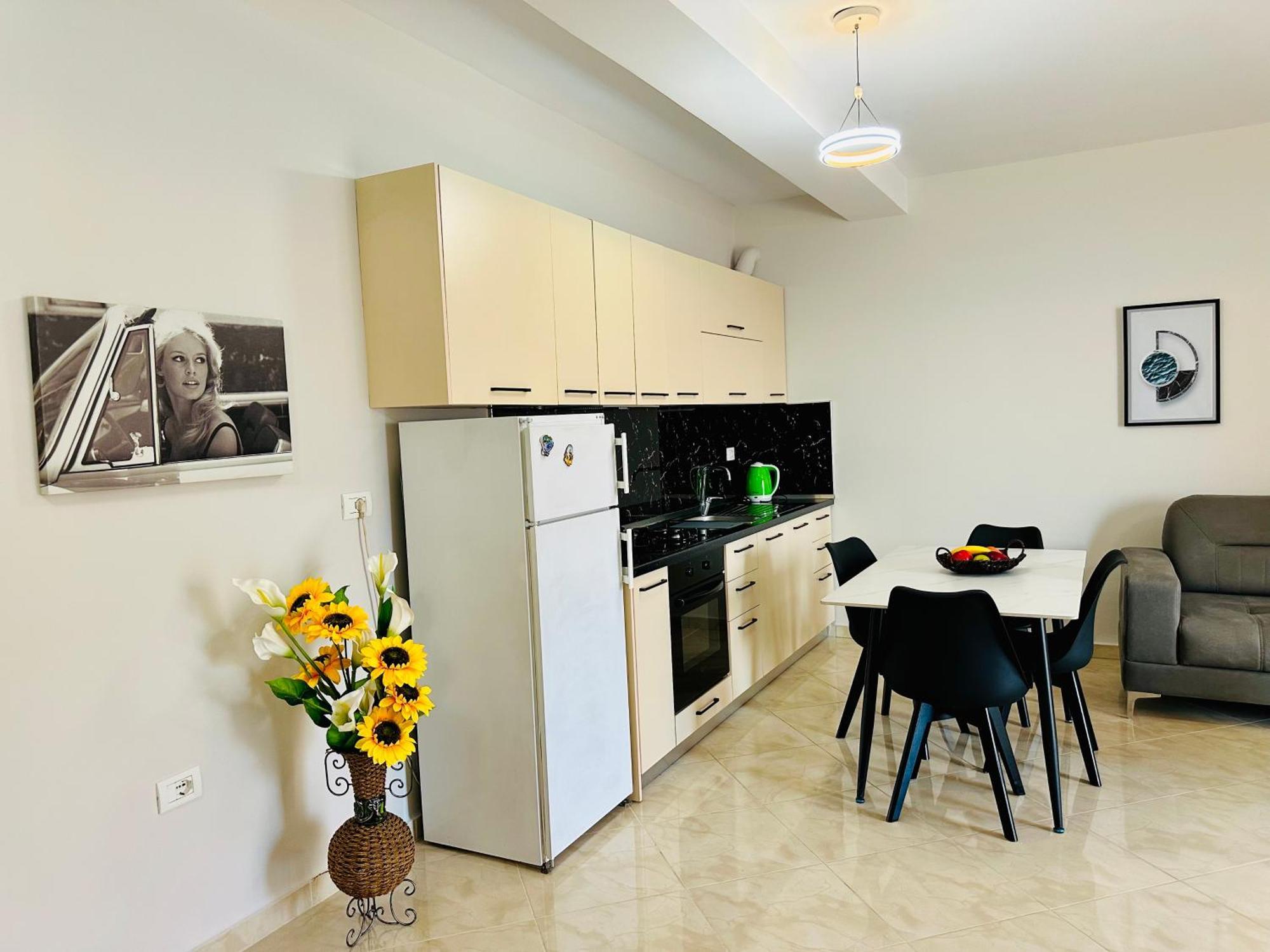 Jico Travel - Erjon Apartments Vlorë Exteriör bild