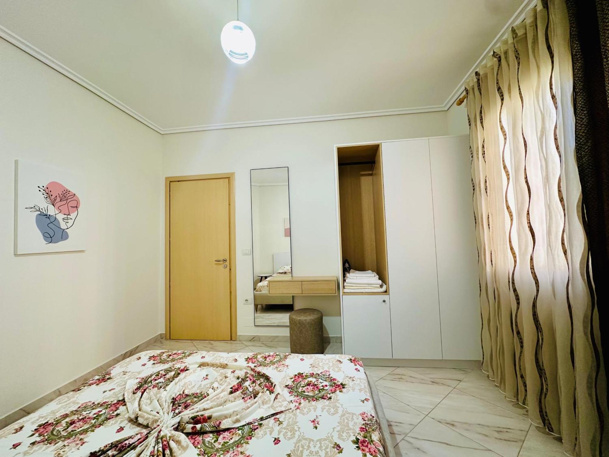 Jico Travel - Erjon Apartments Vlorë Exteriör bild